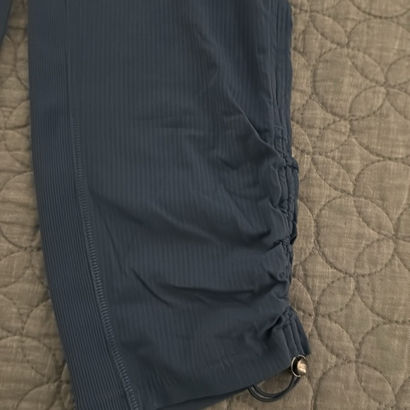 Lululemon Dance Studio Mid-rise Cropped Pant Size 0, Pitch Blue - Picture 5 of 5